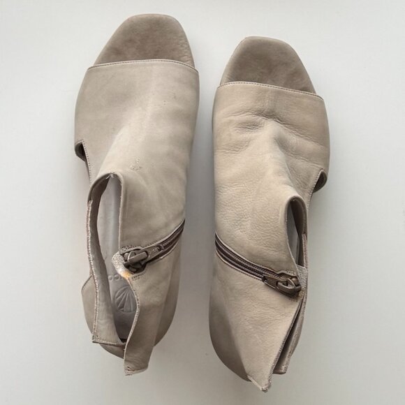 Coclico Open-Toe bootie - Taupe - Size 6.5 - Picture 4 of 5